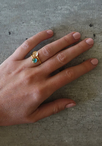 gold handmade mood ring with rose quartz crystal