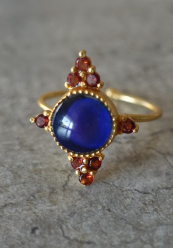 gold handmade mood ring with garnet stones