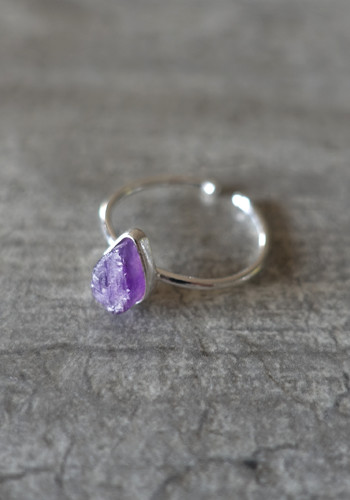 amethyst and silver ring